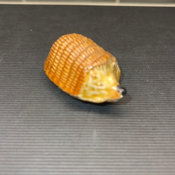 - -- Wade made in England porcelain collectible - Picture 1 of 5